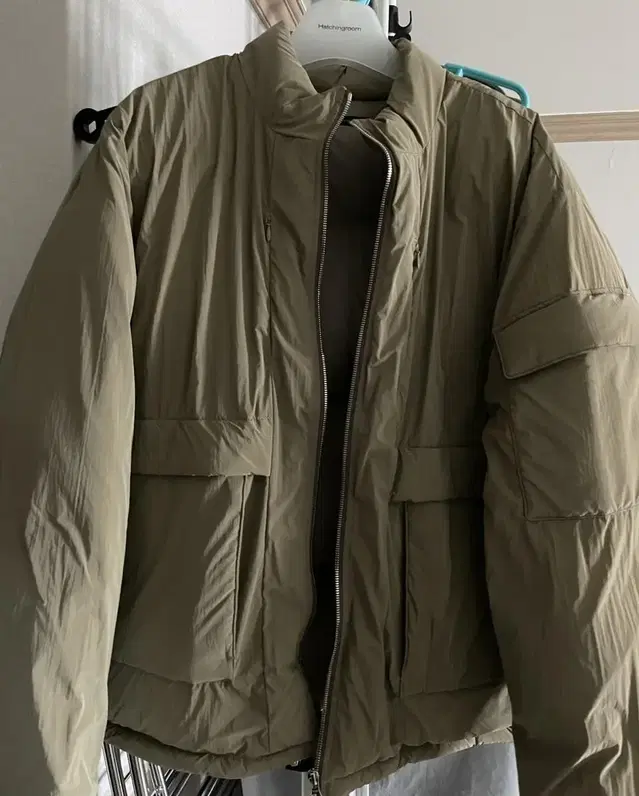 해칭룸 hatchingroom Puffer Jacket Sand