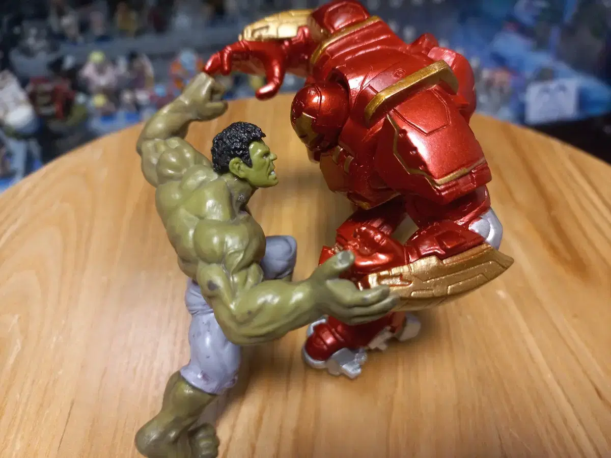 Hulk vs Iron Man Buster