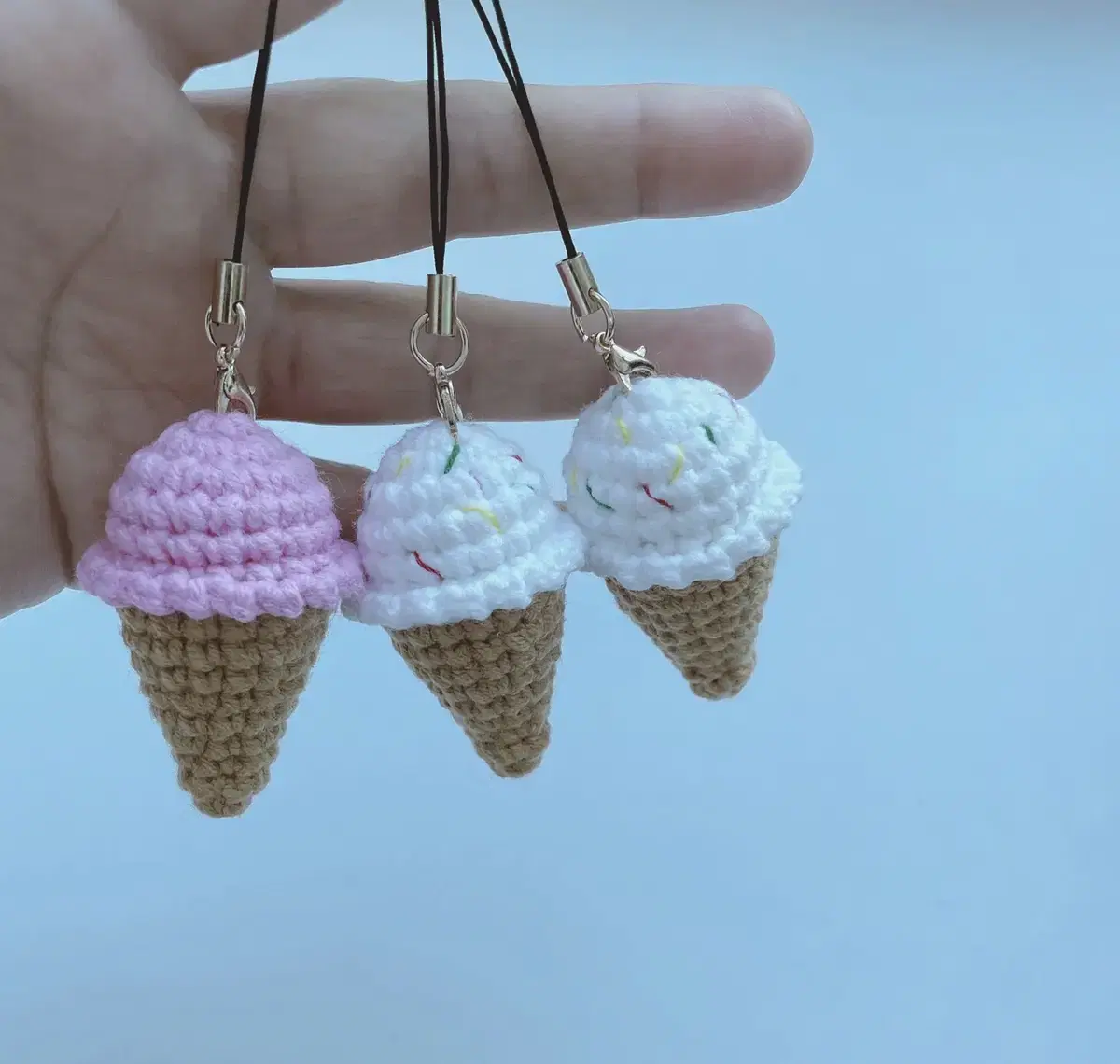 Hand-knitted ice cream ring