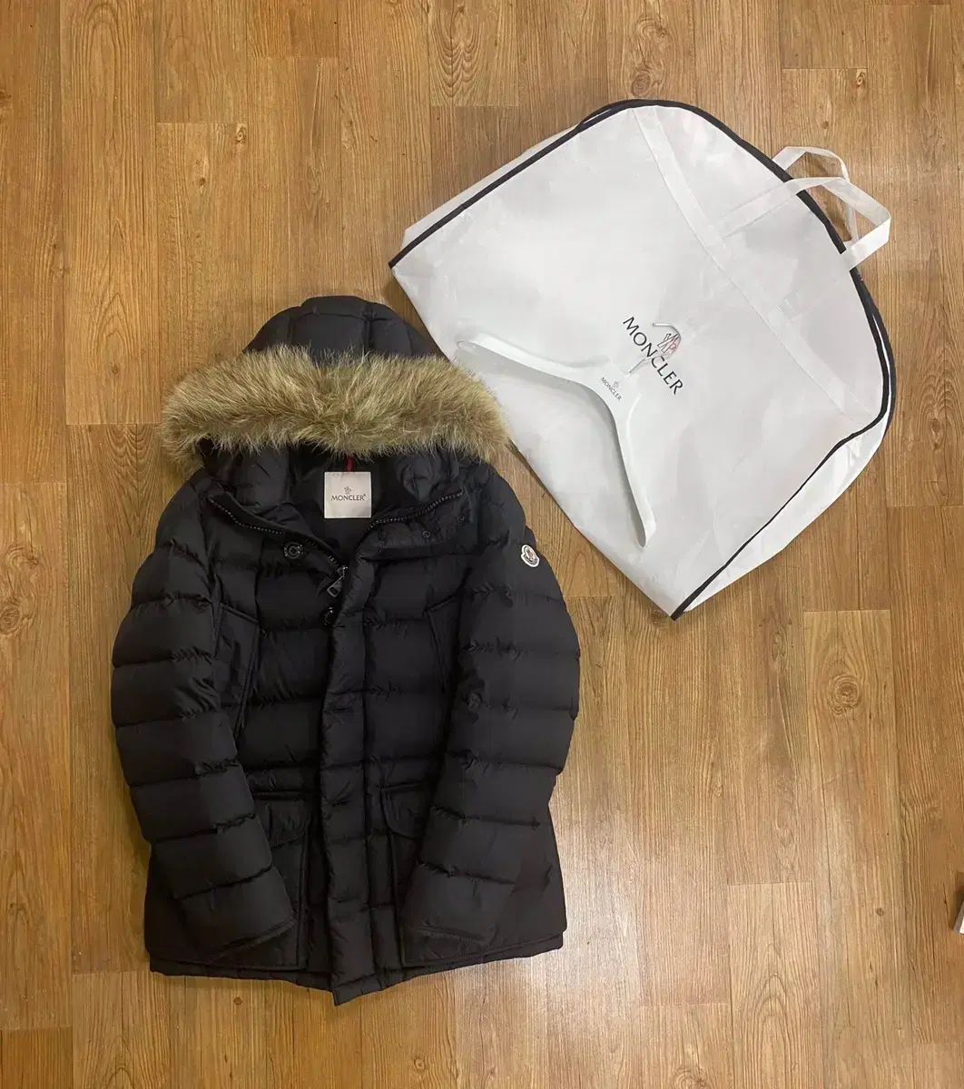 MONCLER CLUNY (2 sizes)