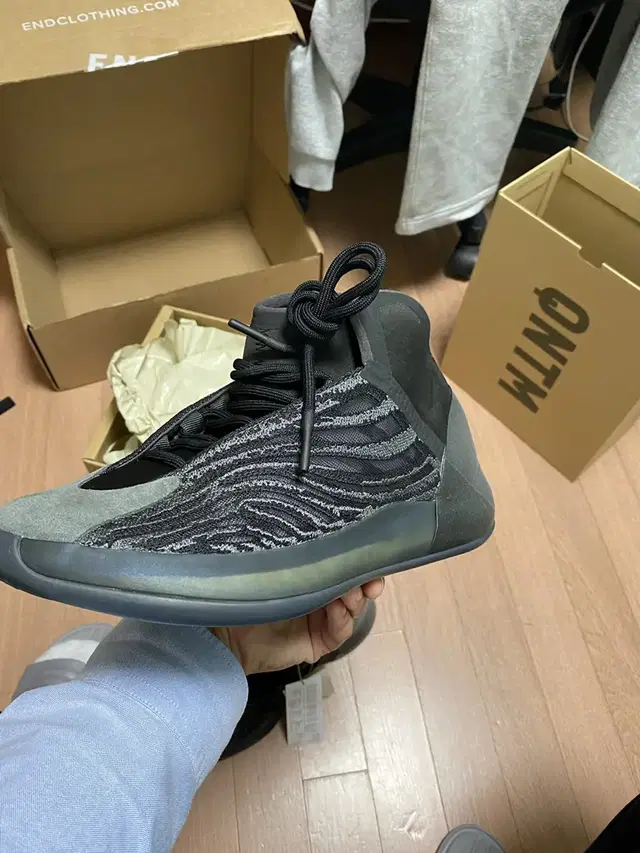 이지 퀀텀 yeezy qntm onyx 250