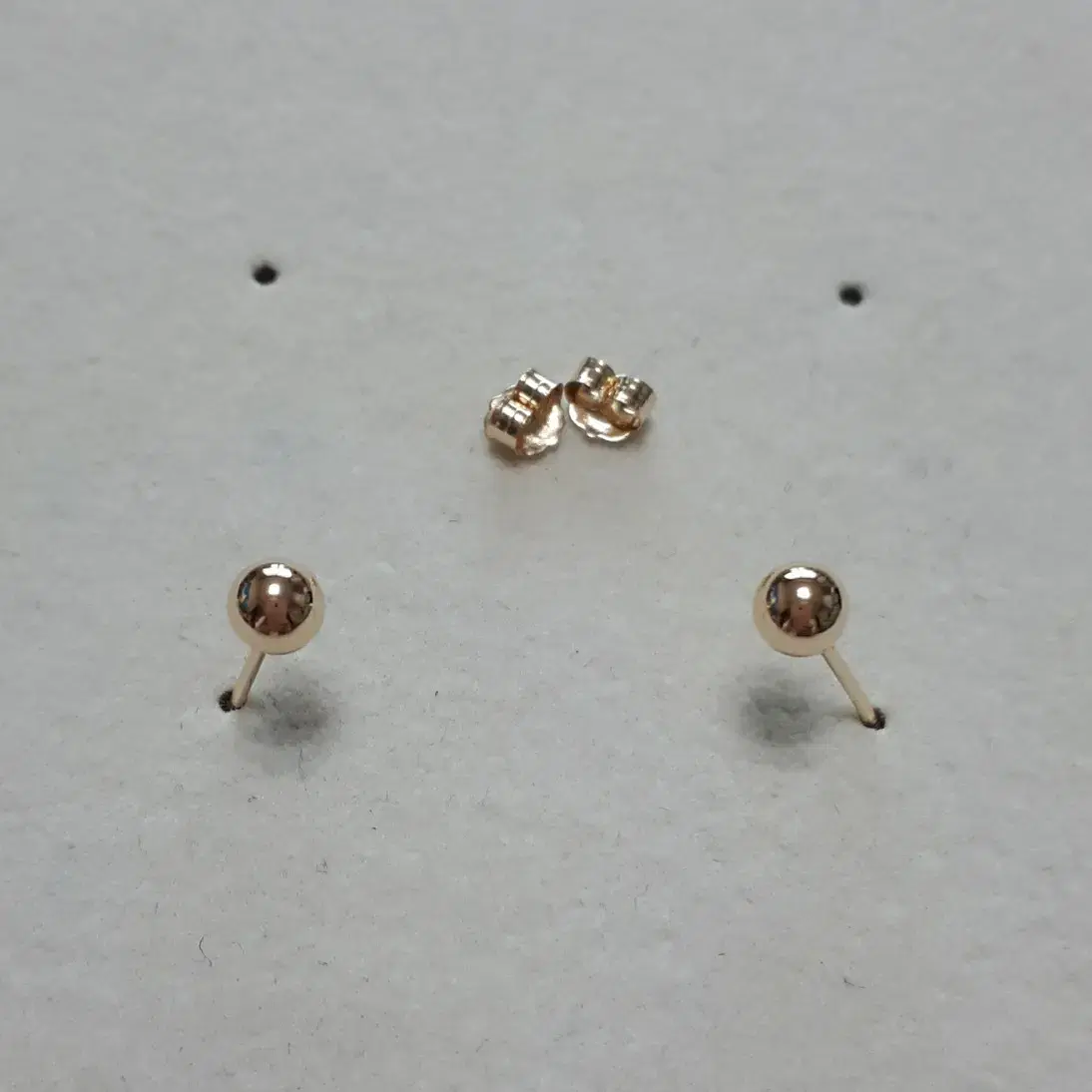 14k 볼 4mm 귀걸이(새상품)