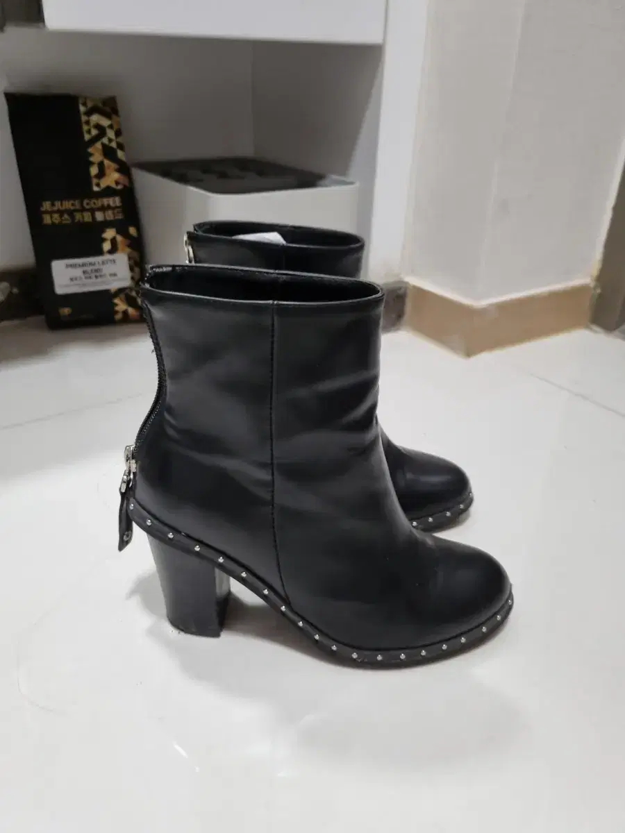 Women's Boots 235