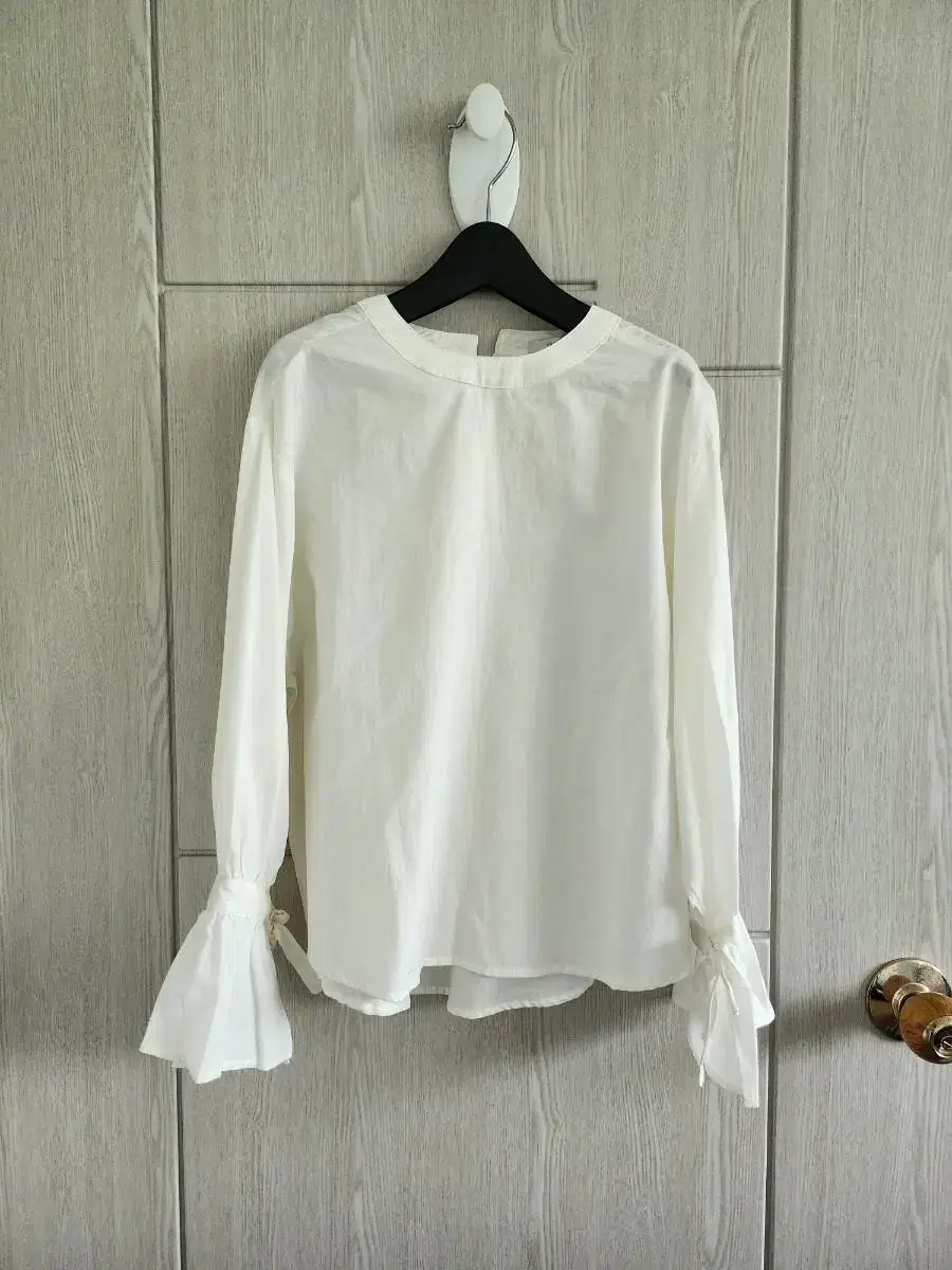 Vahn Acres Blouse New Arrivals