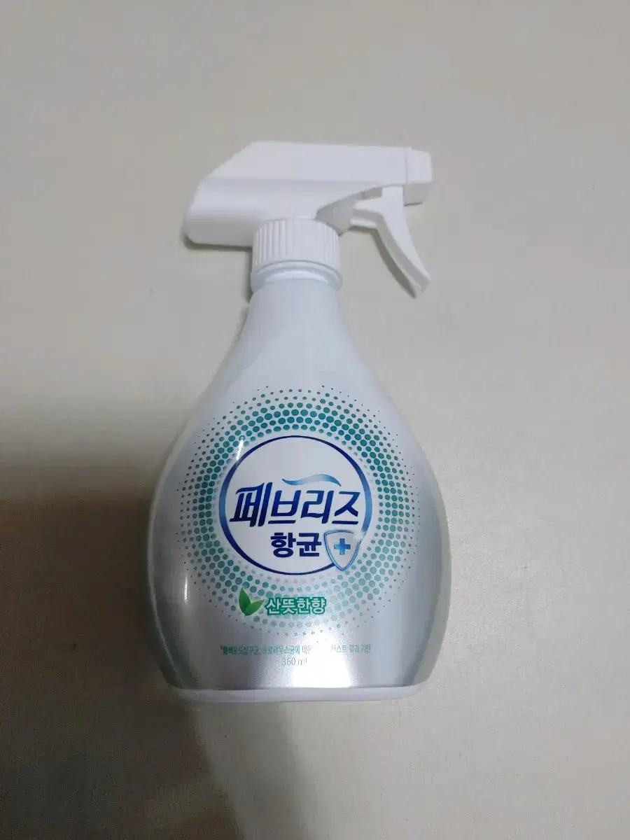 [새제품] 페브리즈 항균 산뜻한향 (360ml)