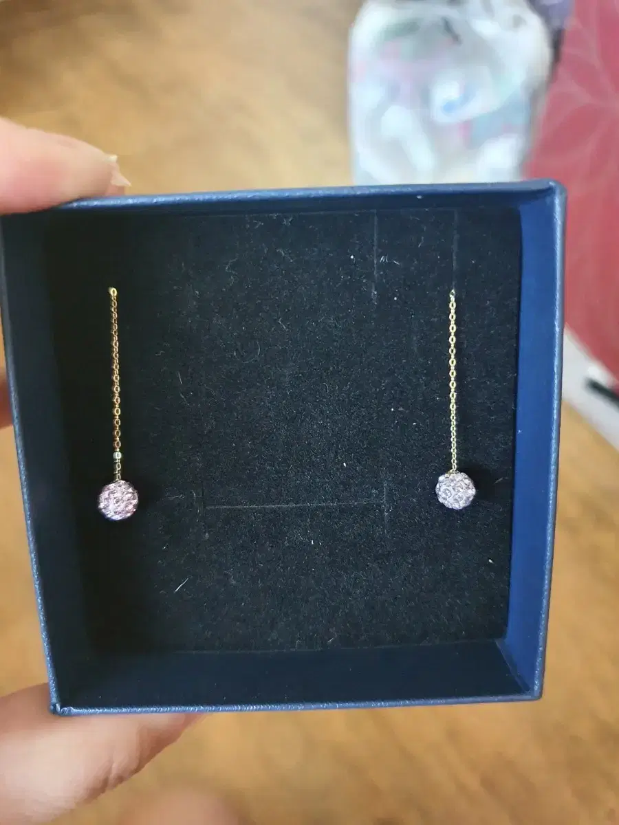 14-key earrings for sale at 20,000 won