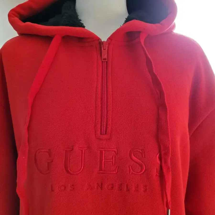 GUESS. 기모공용후드티 L(새제품)