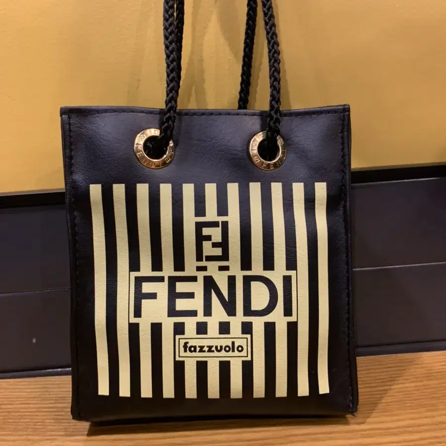 fendi fazzuolo 펜디 초레어 미니백 가격내림