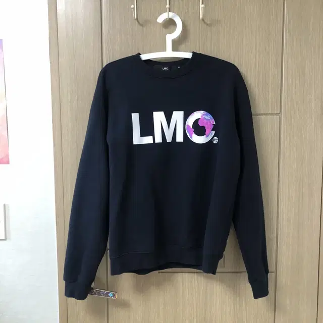 LMC 엘엠씨 어스로고 맨투맨 s