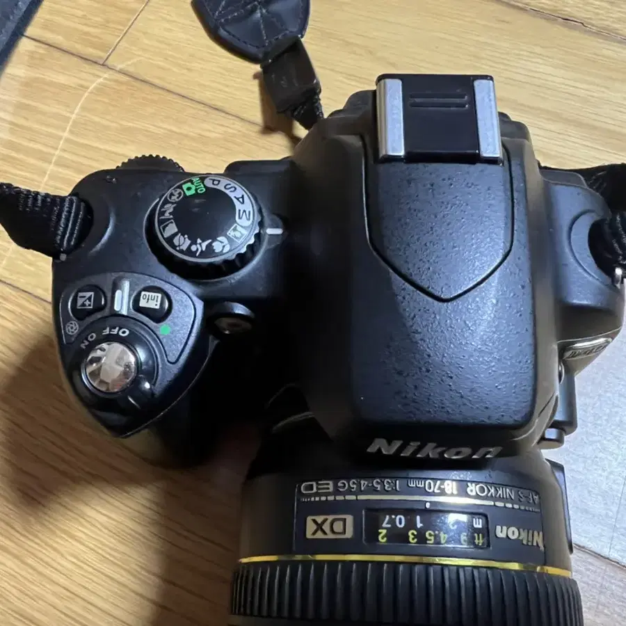 니콘 D40 DSLR