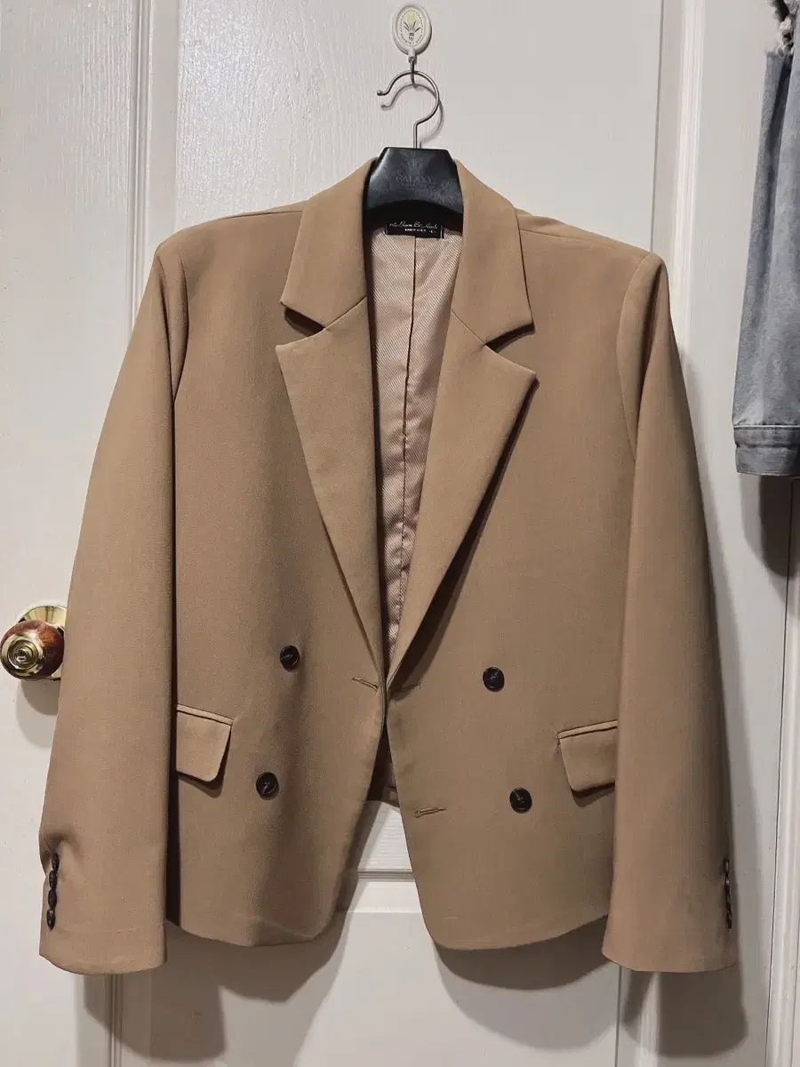 Quick sale of a beige blazer