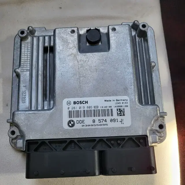 13년 520d ecu 입니다