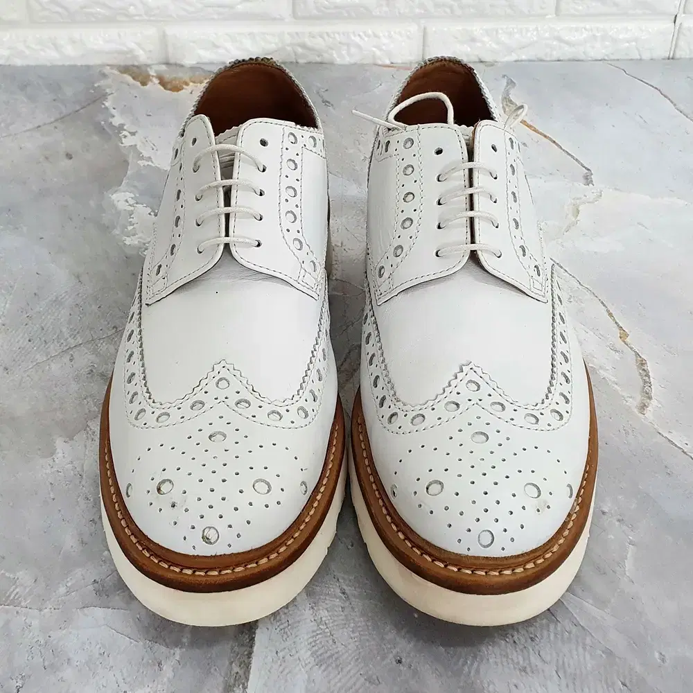 [270, 8] Grenson 그렌슨 아치 화이트 카프 브로그 더비 슈즈