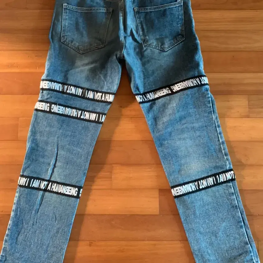 아임낫어휴먼비잉 Basic Logo Tape Patched Denim