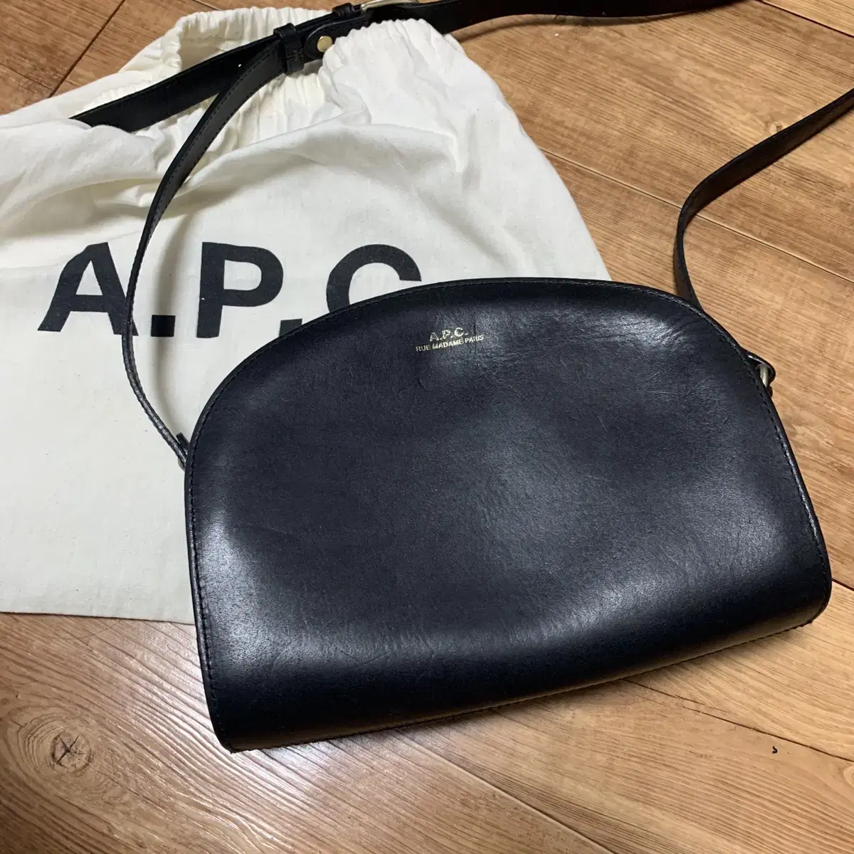 A.P.C 아페쎄 하프문백