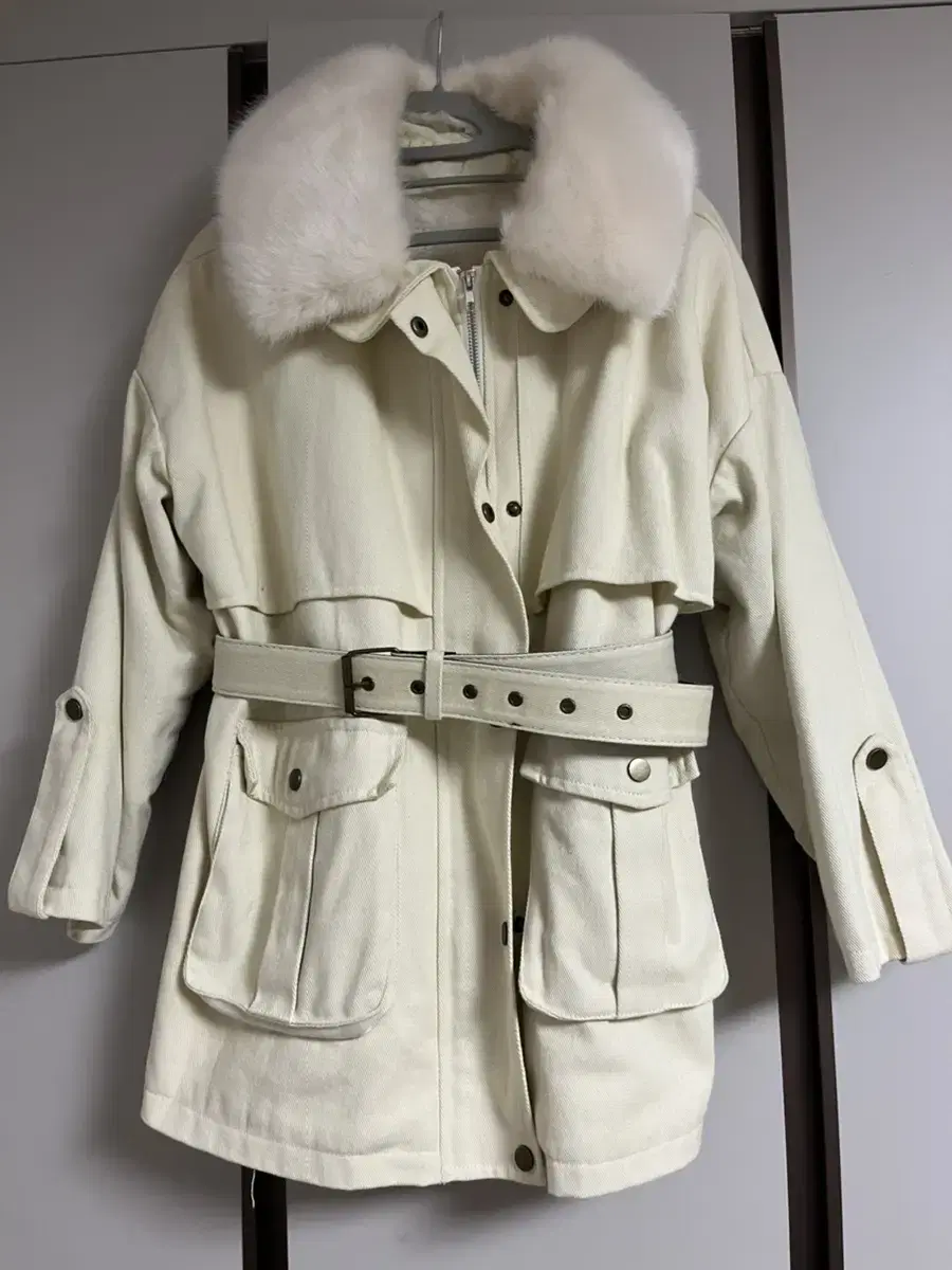 Fur-lined jacket (packing)