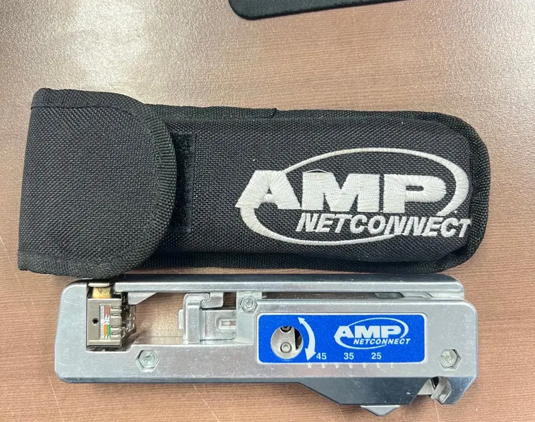 AMP NETCONNETOR 1901551-1