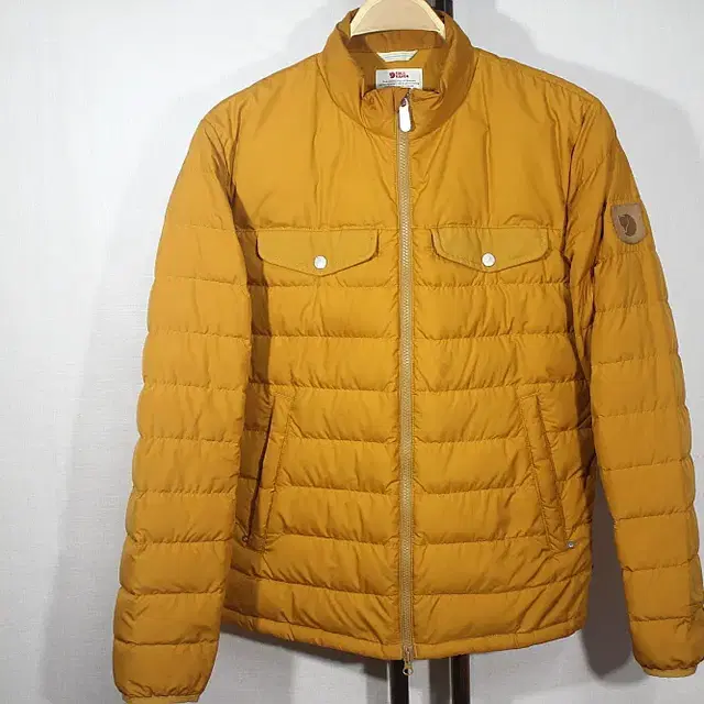 FJALL RAVEN 피엘라벤경량패딩 S (95)