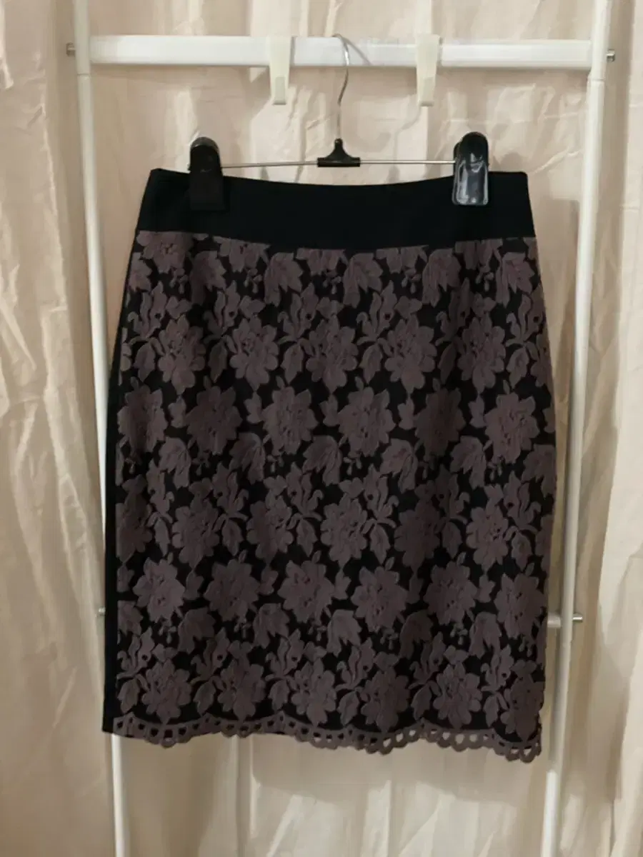 H-line skirt