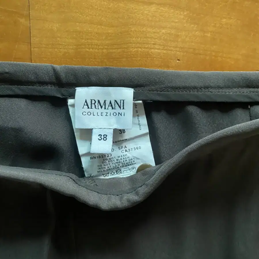 armani collezioni 바지