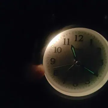 알람기능되는 다이소 탁상시계 싸게 팔아요! (야광O)20,000원 | 브랜드 중고거래 플랫폼, 번개장터