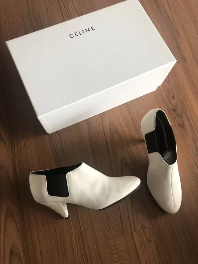 Celine 셀린느 앵클부츠 (36.5size)