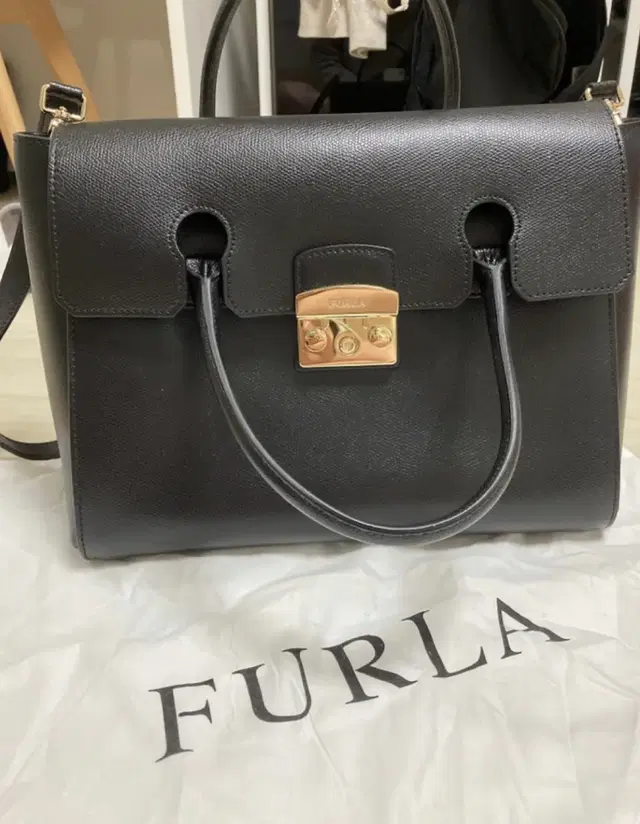 여자 가방 훌라 사첼백 furla 판매합니다