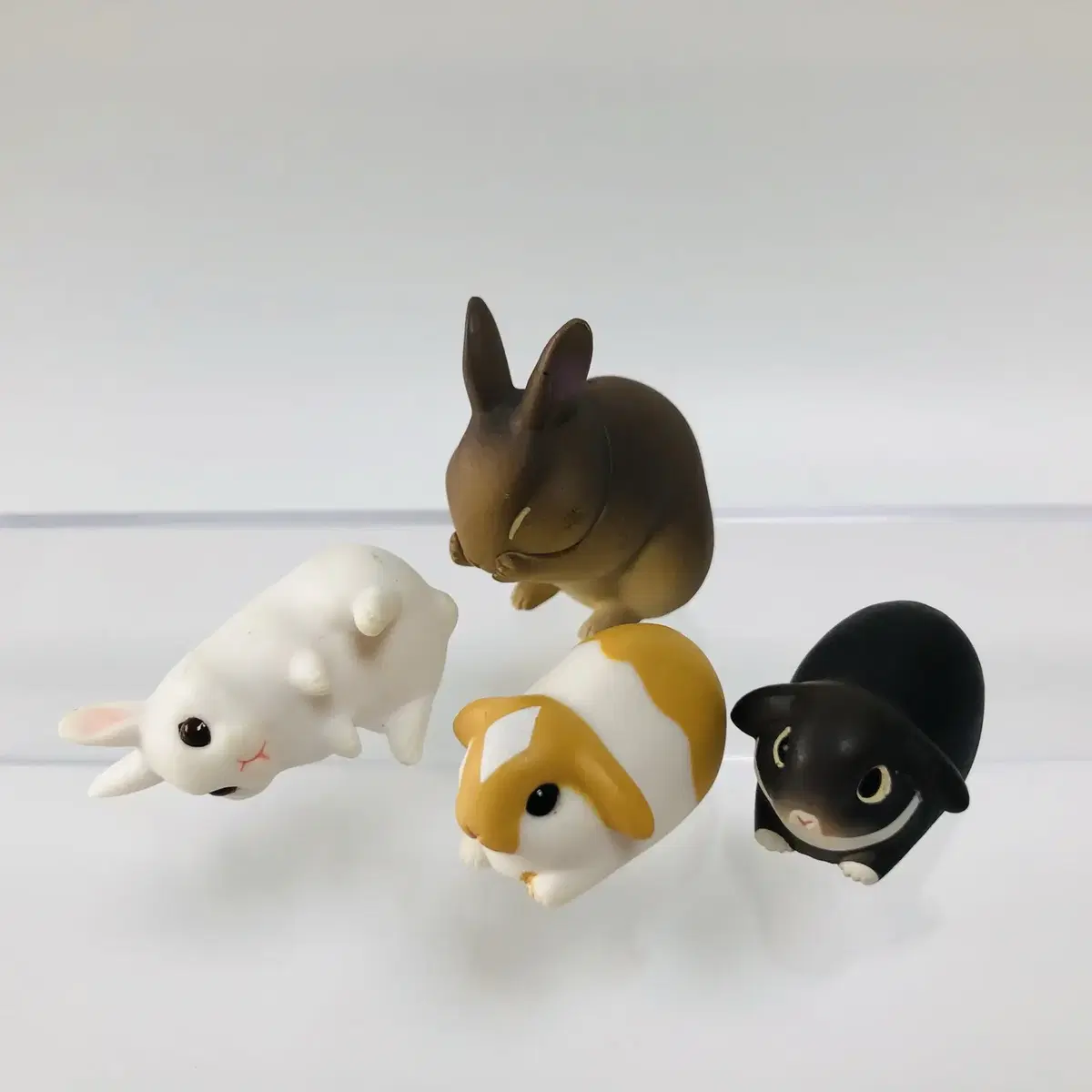 Sold) Epoch Rabbit Mascot Capsule Toy Set of 4 Gacha Figures Levit Animal