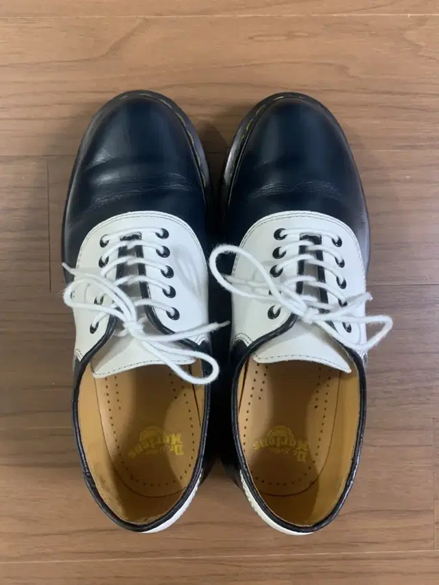 Dr.Martens 닥터마틴 여성 단화_240사이즈