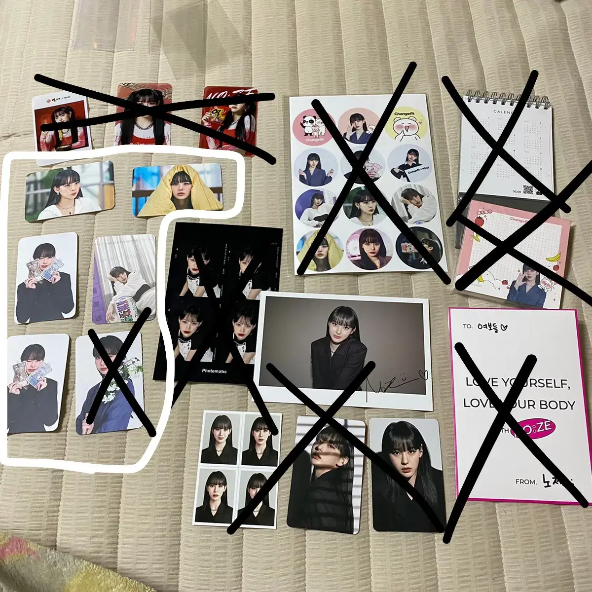 Nozé photocard merchandise (only change fit remains)