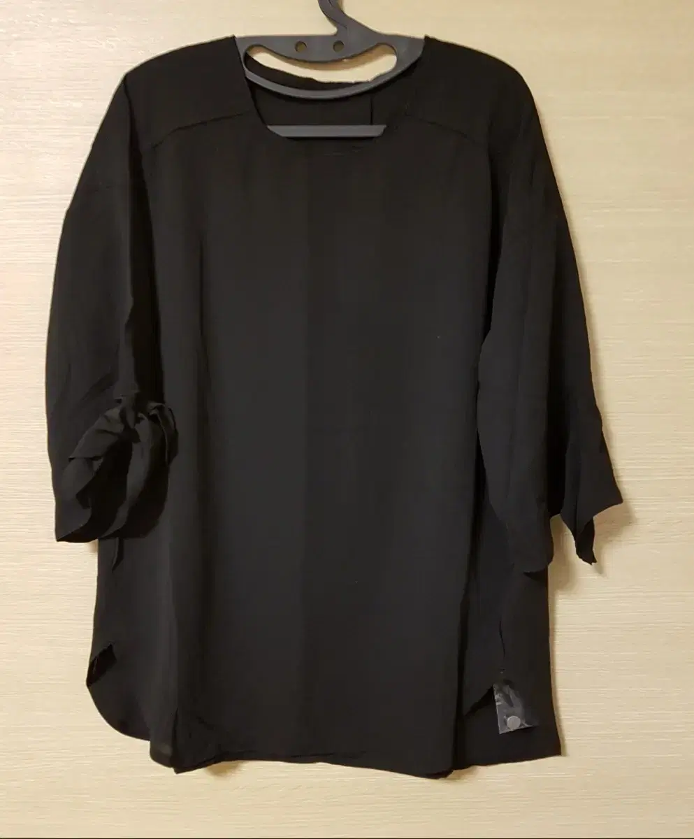 Sleeves Point Blouse New