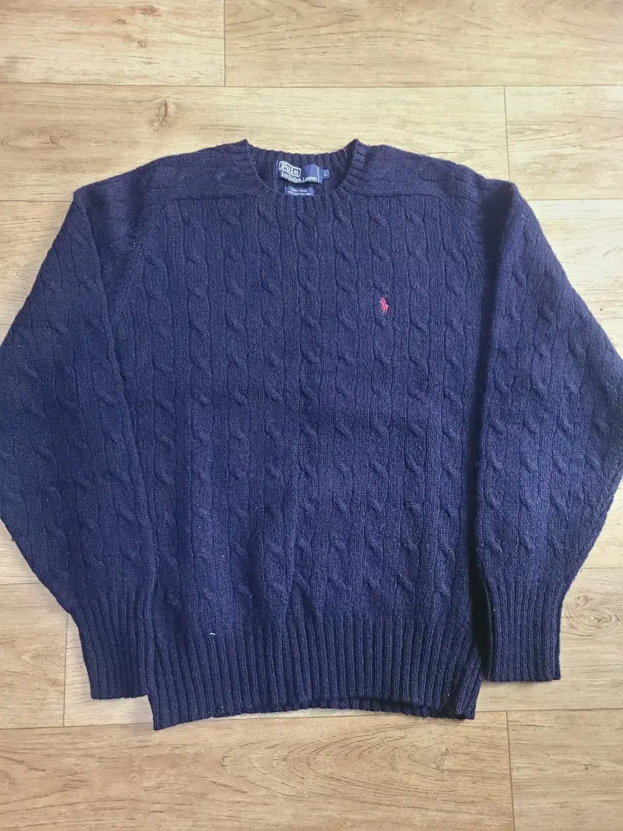 PoloPOLO SCOTTISH YARN wool knit (almost new)