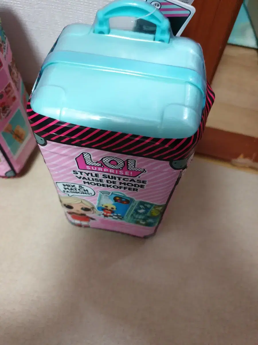 LOL Surprise Suitcase Mint Steamed Pink Individual