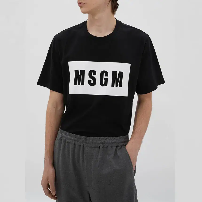 명품편집샵 MSGM 반팔 티셔츠 2000MM520 200002 블랙