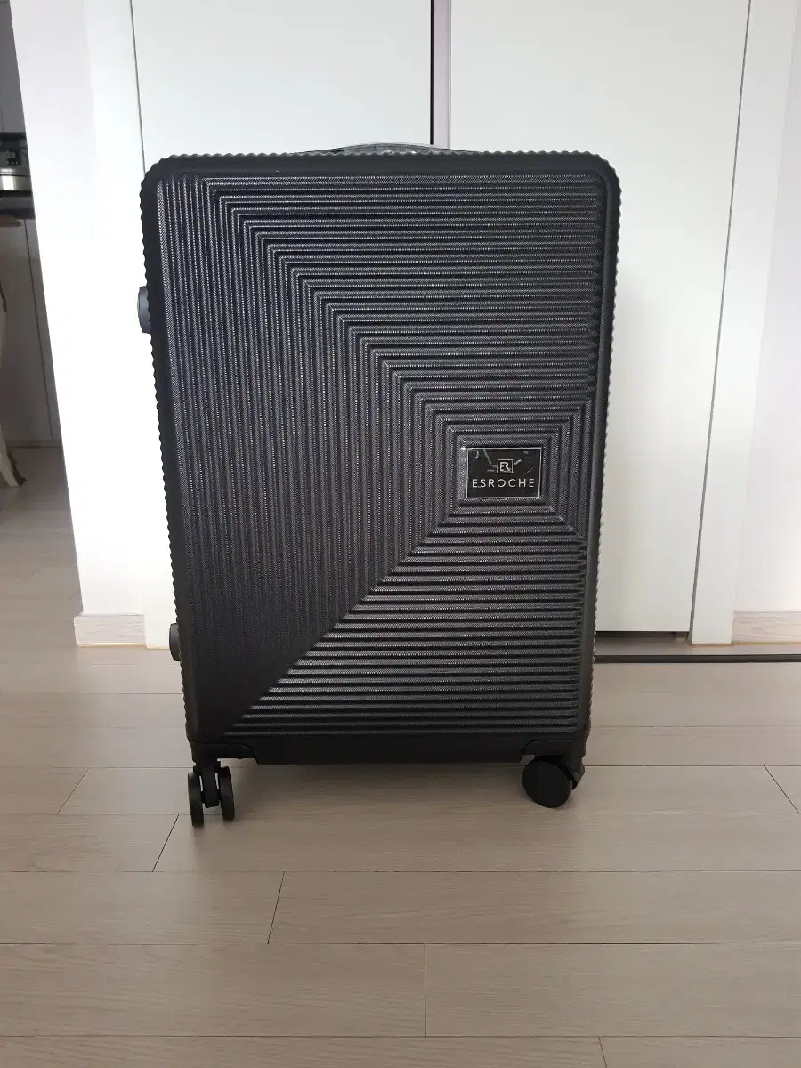 This is the Esloche Expandable 30&quot; Carrier