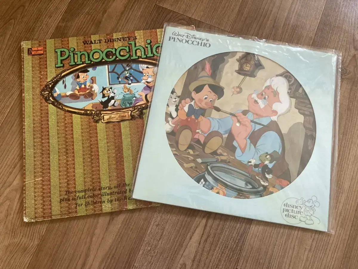 Pinocchio LP 2 types (Disney LP) (Pending)