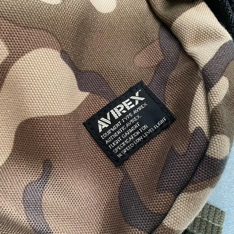 avirex  camo 슬링백 크로스백