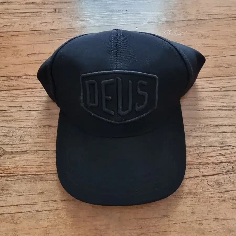 Deus 캡