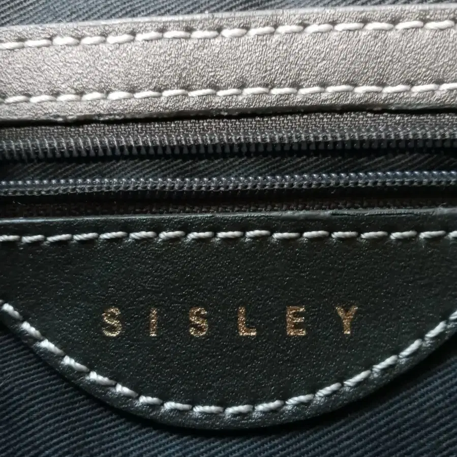 SISLEY. 소가죽 트리밍 숄드백.차콜그레이.