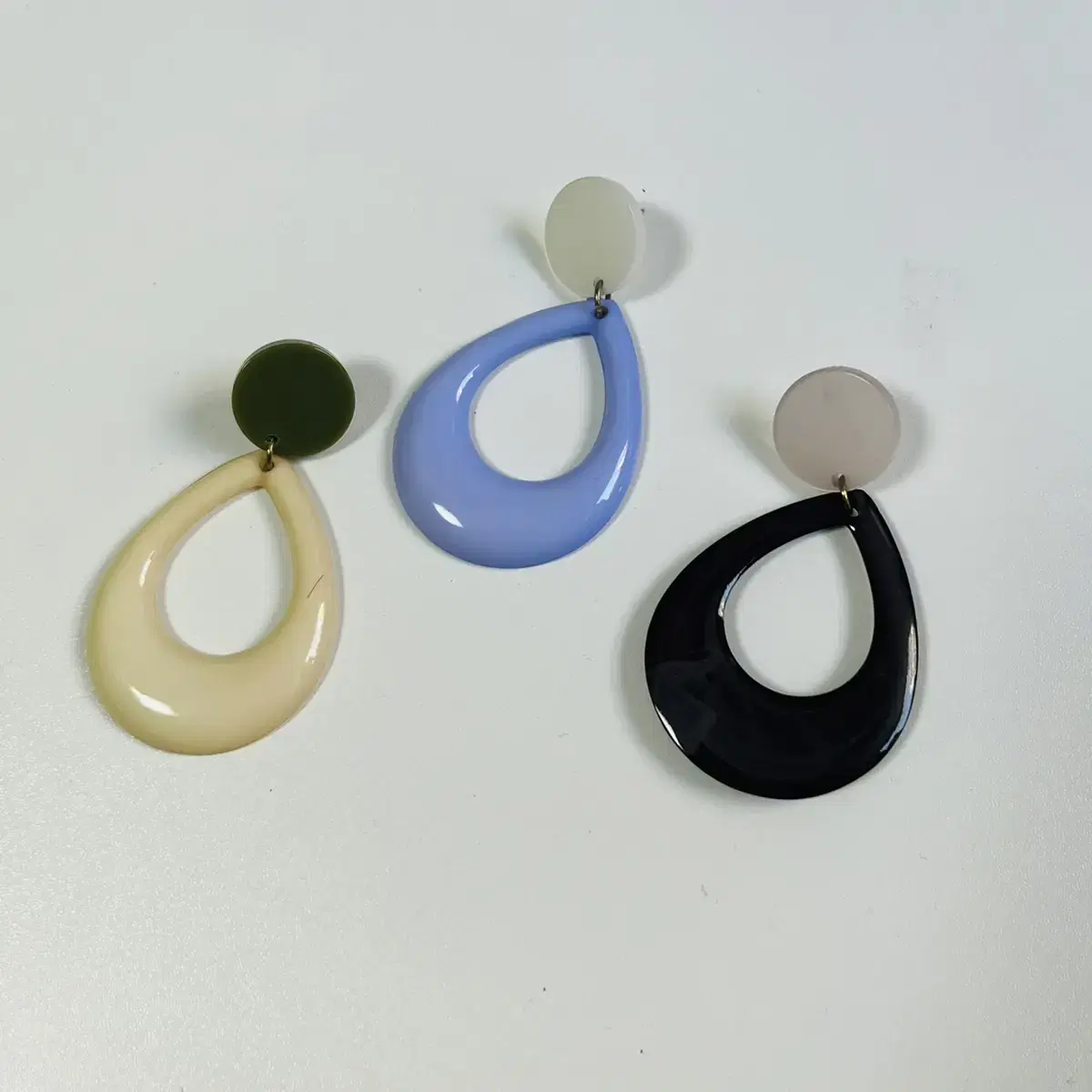 Acrylic earrings (three colors)