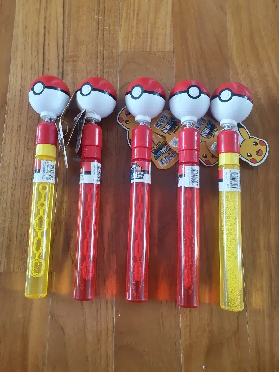 Pokemon Monster Bubble SticksBulk of 5 bubbles.Genuine.Brand new.Selling at a discount.