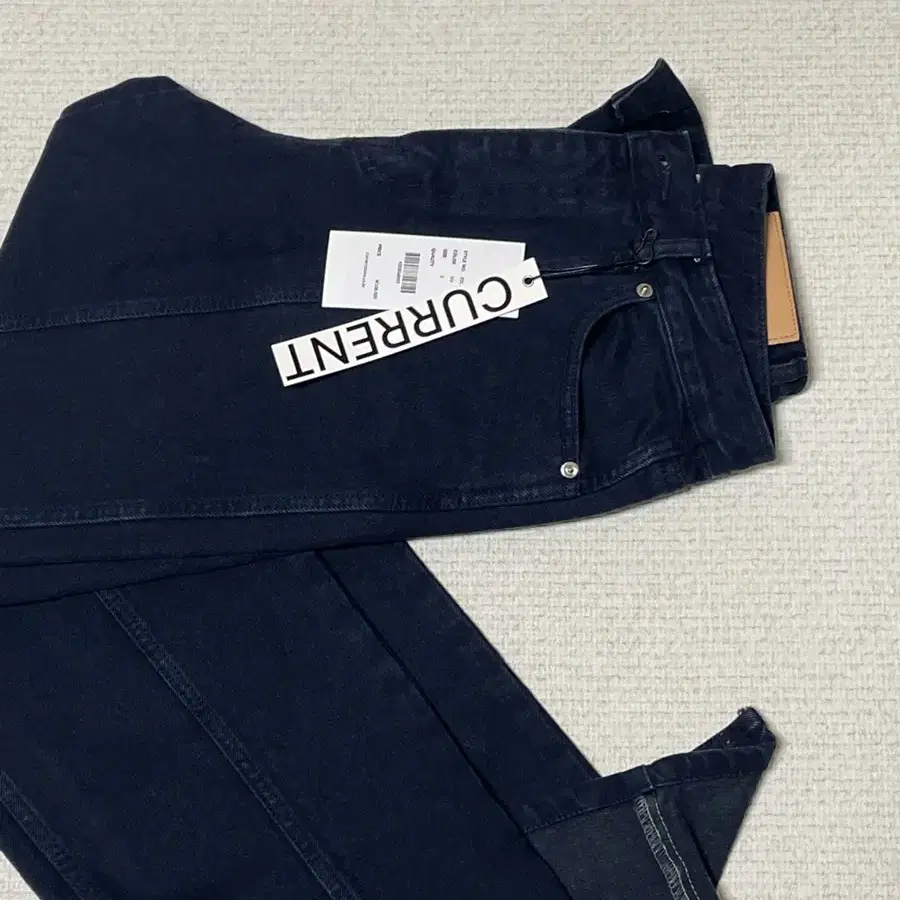 (새상품) (품절상품) CURRENT 커렌트 NAVY DENIM JEAN