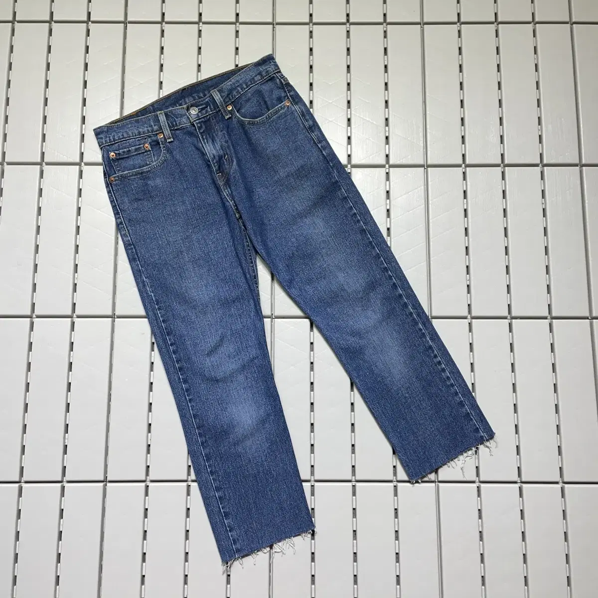 30" Levi's 502 Tapered Crop Pants 3348