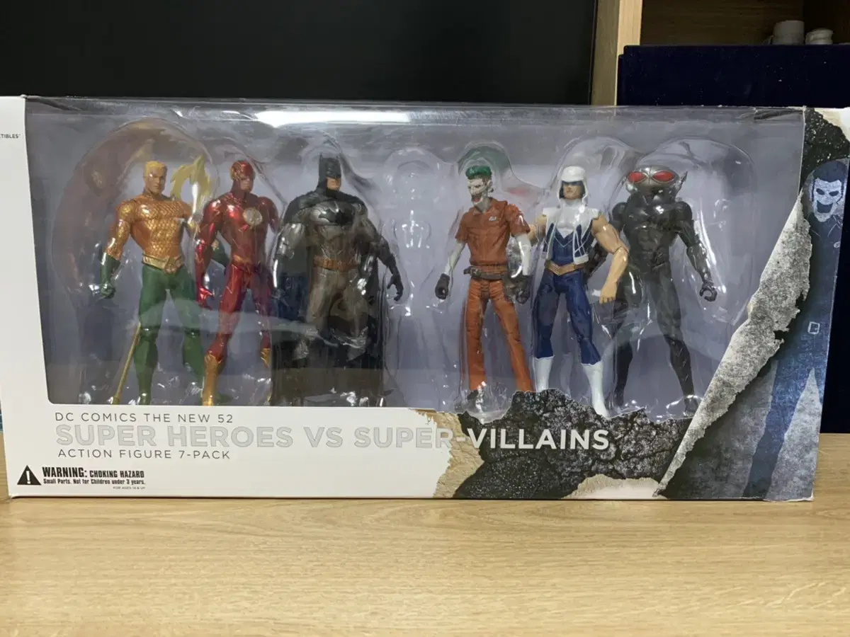 DC Comics The New 52: Superheroes vs. Supervillains Action Figure Set