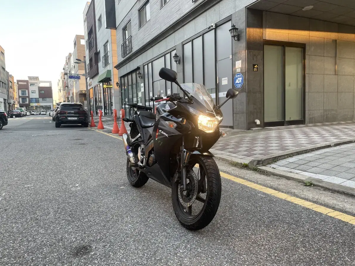 cbr2011년식 125만원 급매합니다