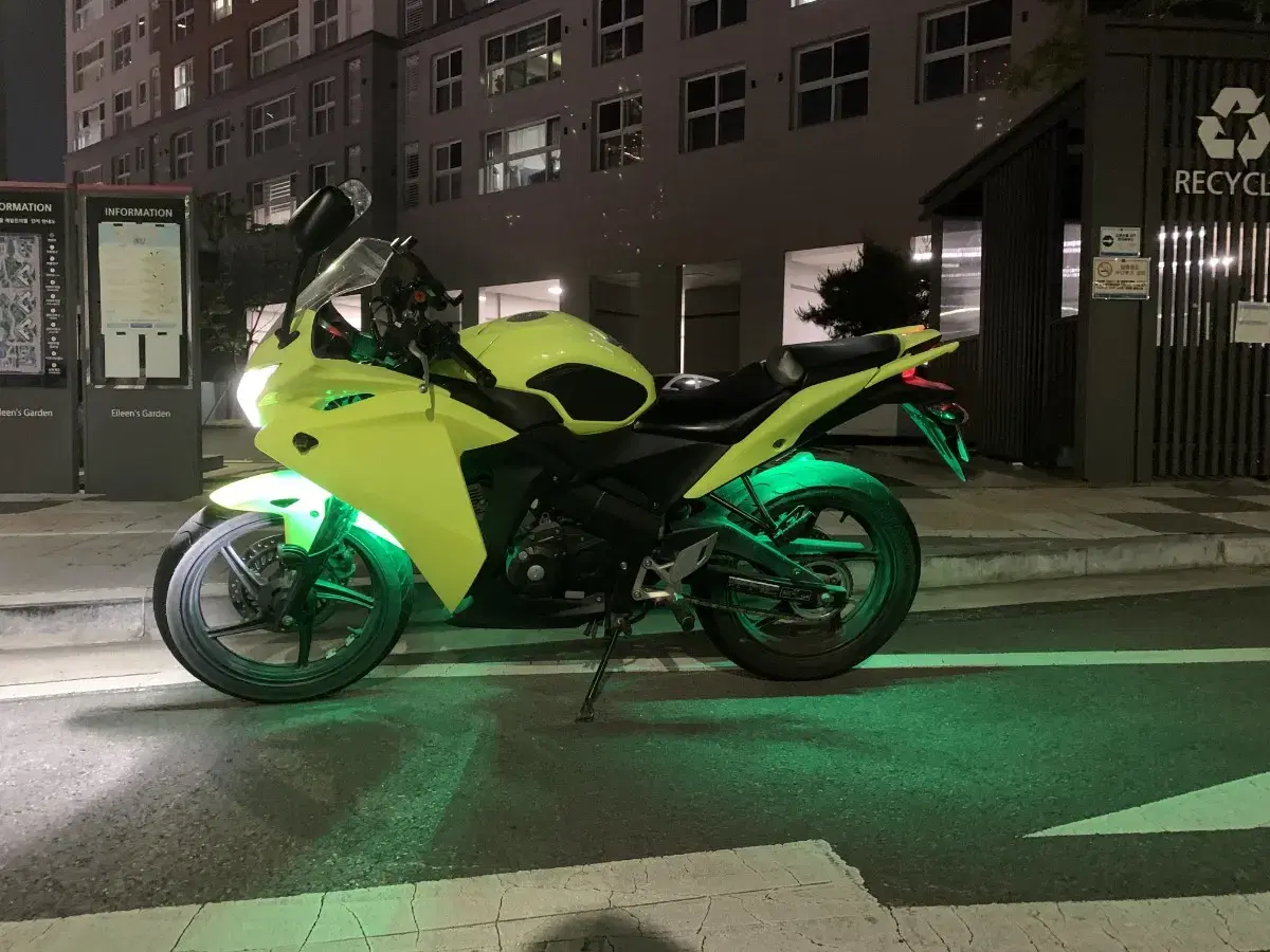 cbr125 2014년식 메뚜기 튜닝 팔아요