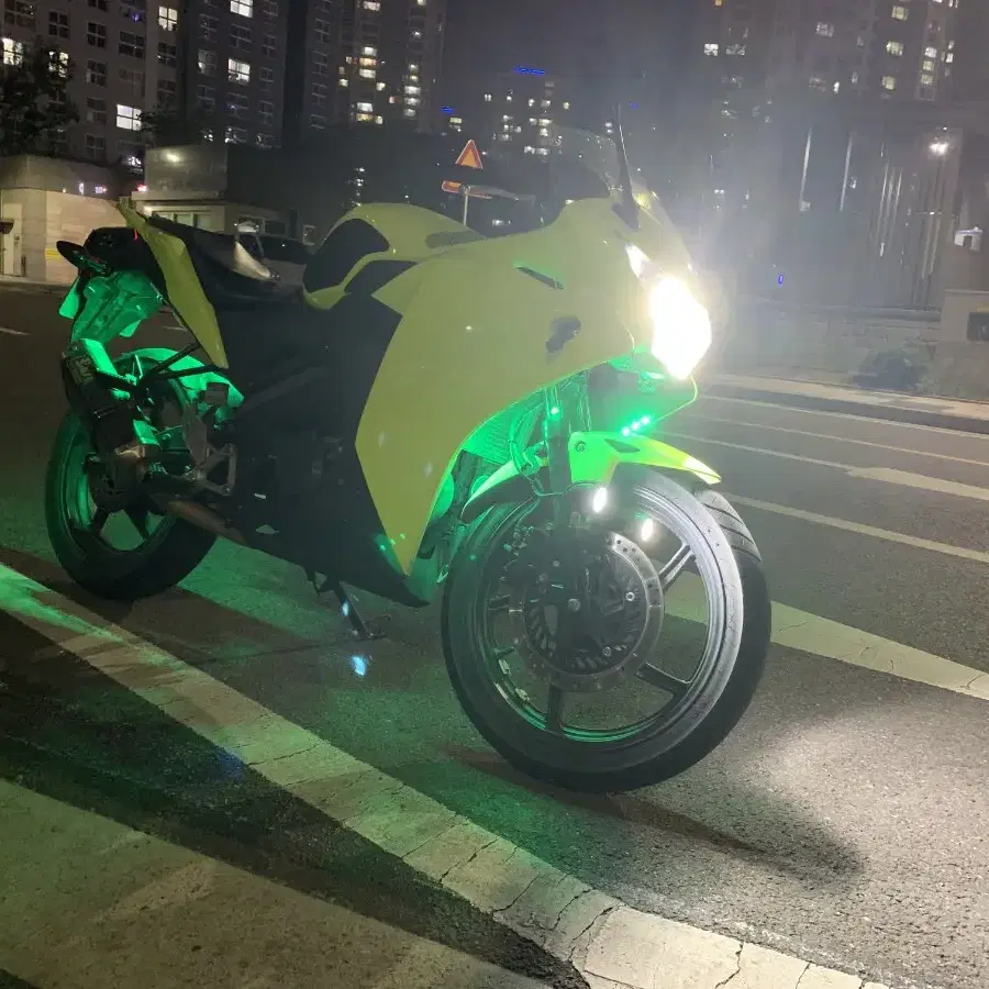 cbr125 2014년식 메뚜기 튜닝 팔아요