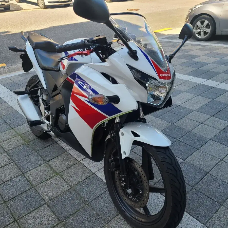 cbr125 2012년건담 145만원 급매합니다