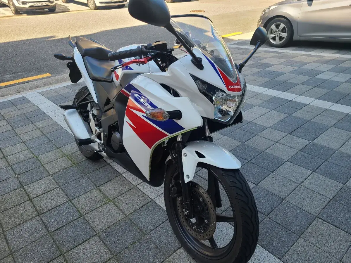 cbr125 2012년건담 145만원 급매합니다