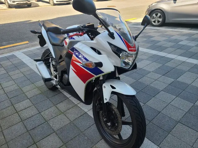 cbr125 2012년건담 145만원 급매합니다